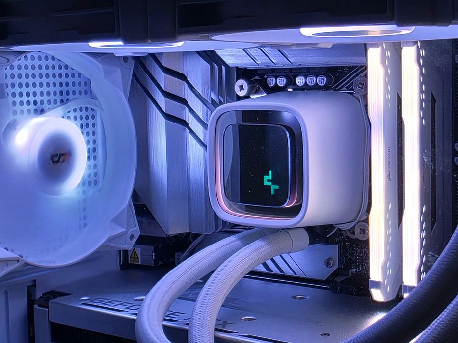 Akwarium Gamingowe RTX3070 i5 12th aio 650w gold