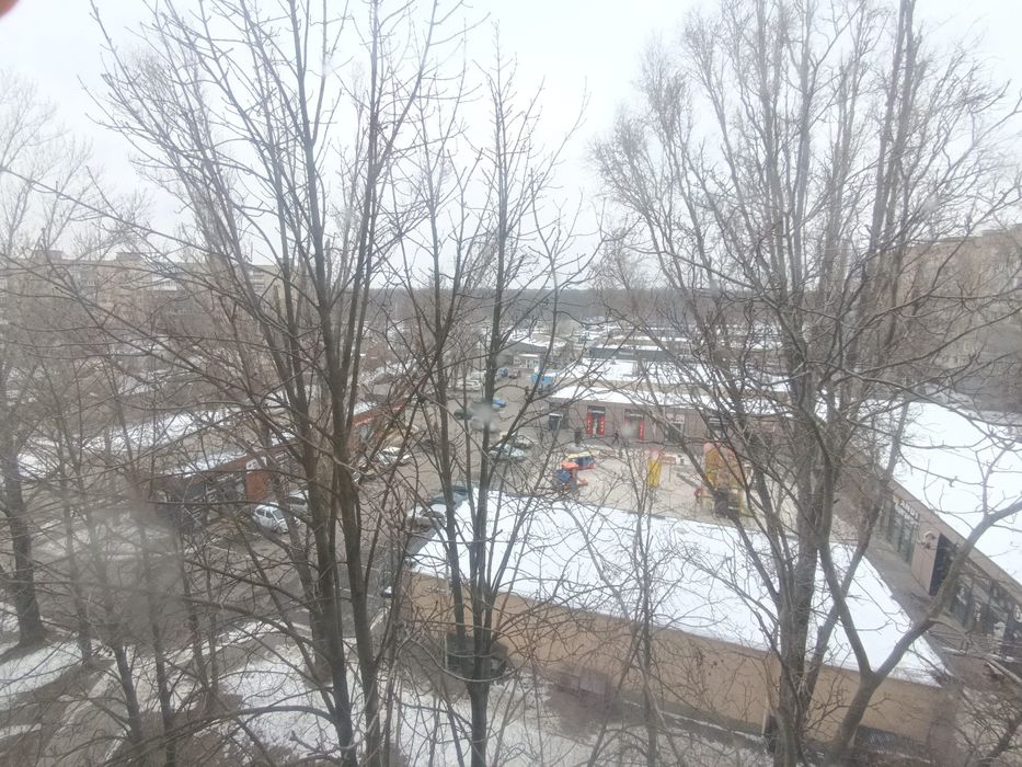 Продам 3 -х комнатную квартиру на Ласточке в самом центре.