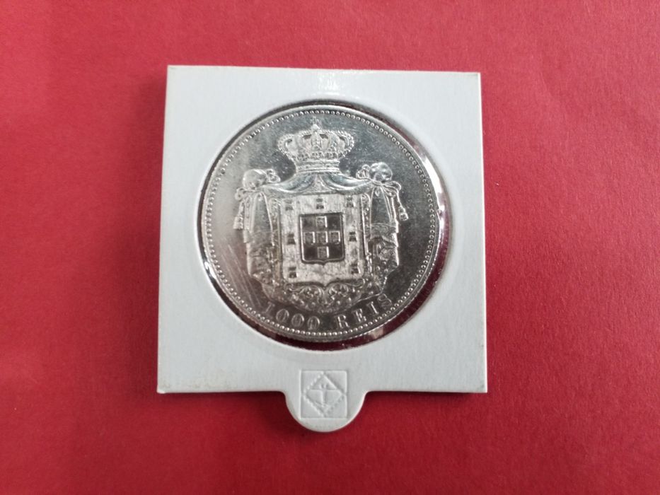 Moedas antigas em prata portuguesas.