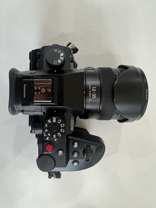 Panasonic Lumix GH 7 + lente 12-35mm