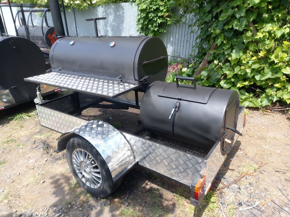 Коптільня на колесах Барбекю бочка мангал на причіпі Смокер