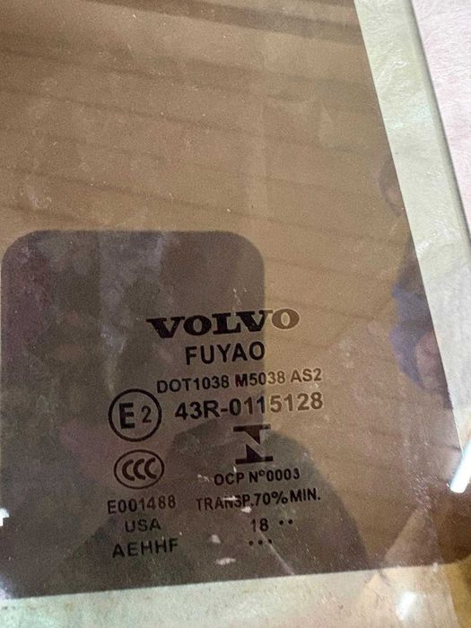 Szyba drzwi prawy tył VOLVO S60 2018-