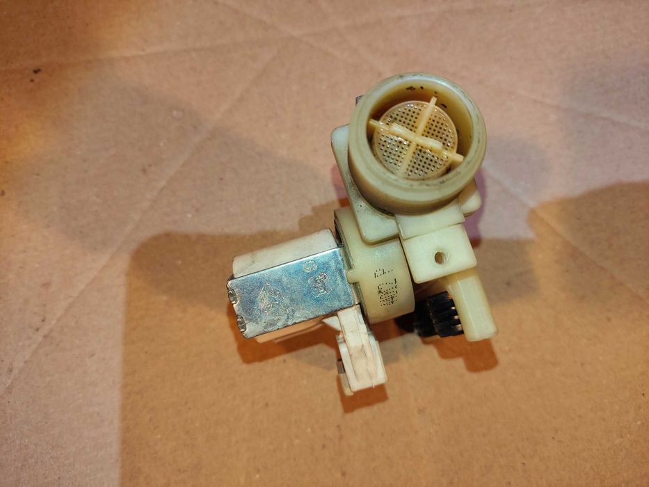 Клапан подачі води Indesit IWSD6105