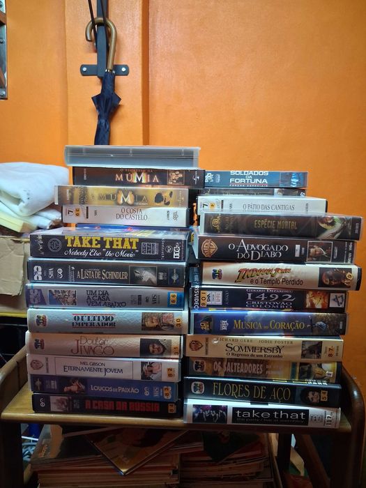Cassetes VHS e DVD's