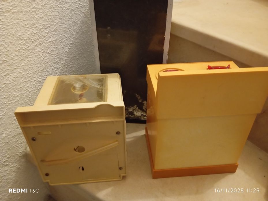 3 brinquedos antigos -frigorífico vendido  e máquina de lavar roupa vendida