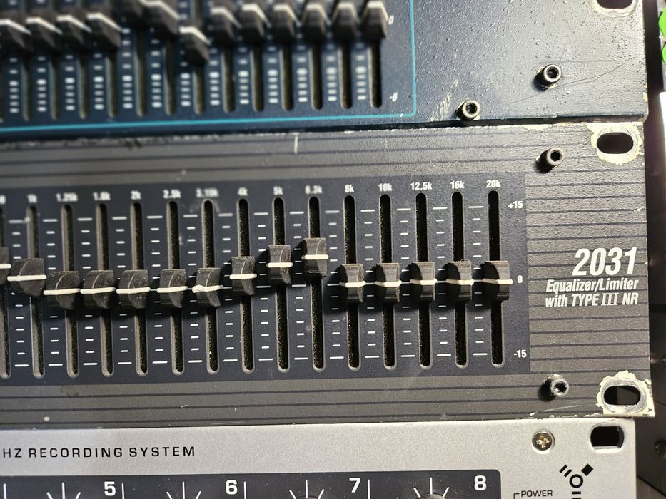 Equalizer,  korektor graficzny DBX 2031