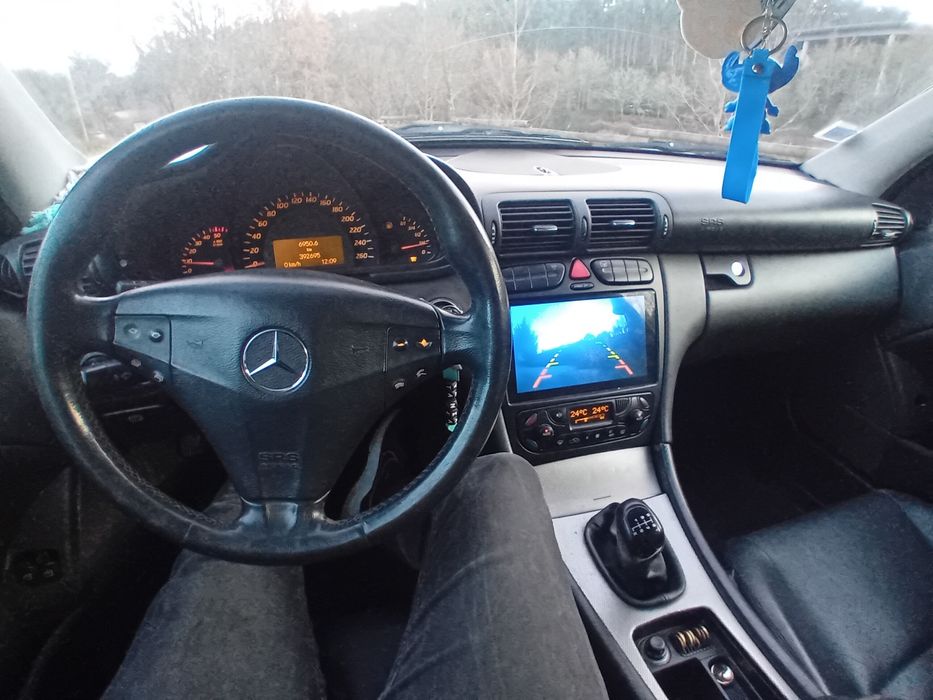 Mercedes c220 sport coupe — photo 3