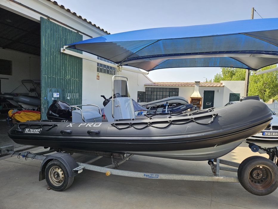 Semi-rigido 3D tender