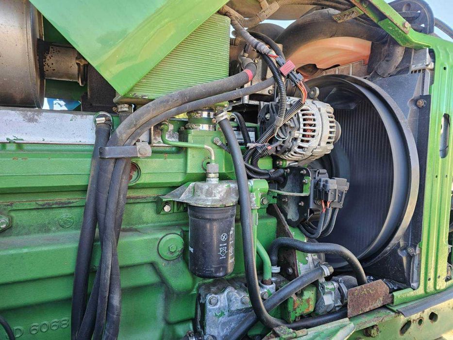 Ciągnik John Deere 6820 , rok prod. 2002  4293 h, 1 właściciel. TLS. JD 6820