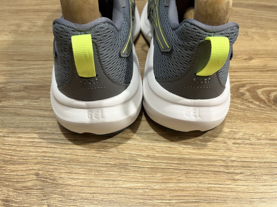 Кросівки asics gel contend 9 Нові.  Розмір 42,5(27 см.)