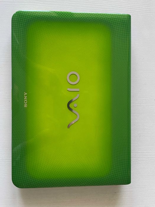 Laptop Sony Vaio, 14 calowy, zielony