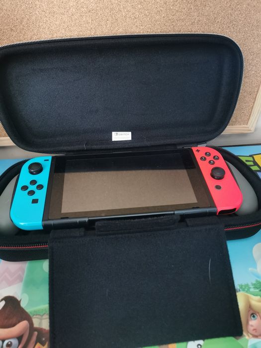 Nintendo switch V2 grip, ladowarka, etui gra