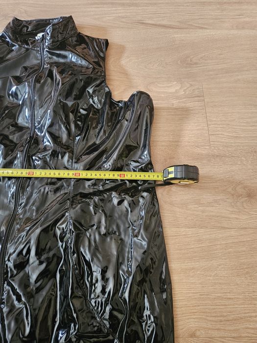 Black Level Winylowy kombinezon z zamkiem Plus 4XL
