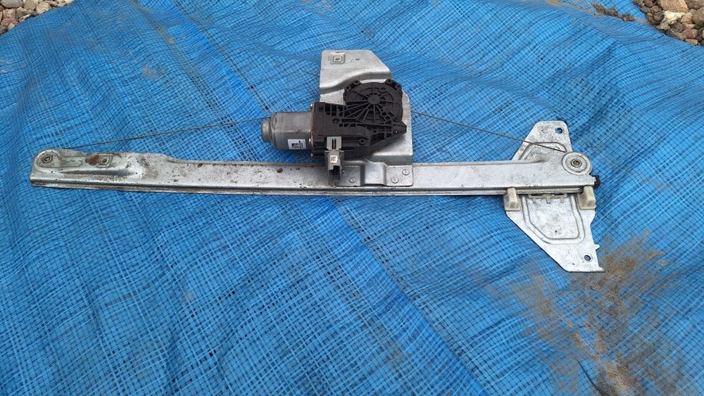 Podnośnik szyby prawy Berlingo Partner 2008-