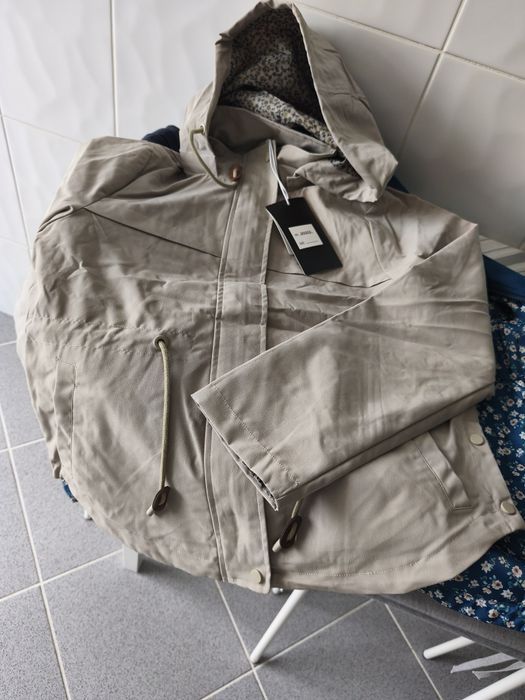 Parka nova com etiqueta