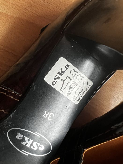 Damske półbuty skorzane polskie 38 lakierowana skóra czółenka