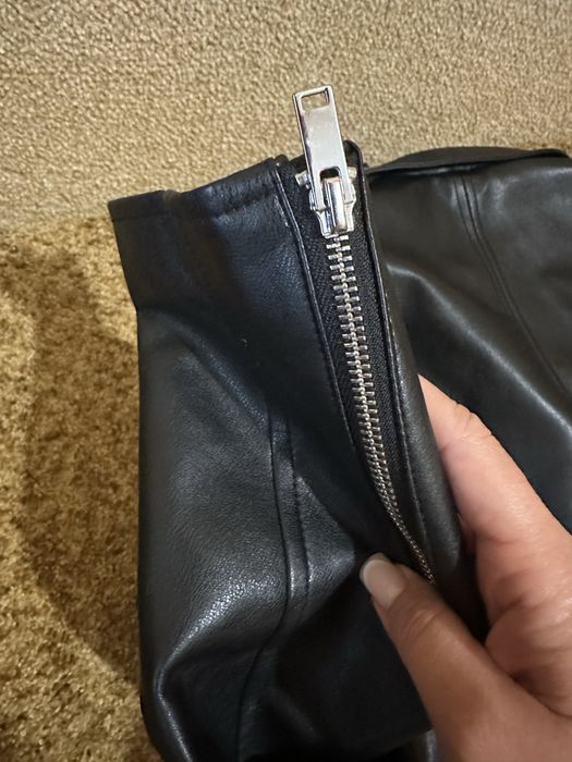 Продам  чорну косуху