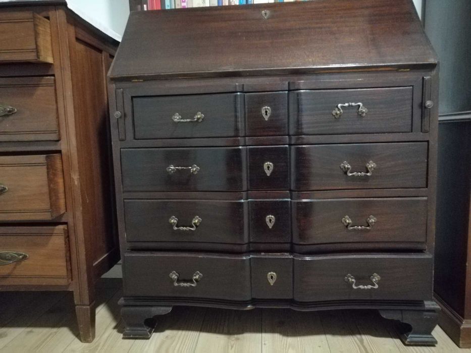 Cómoda / Escrivaninha