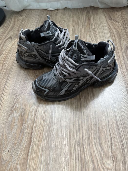 Balenciaga runner gray