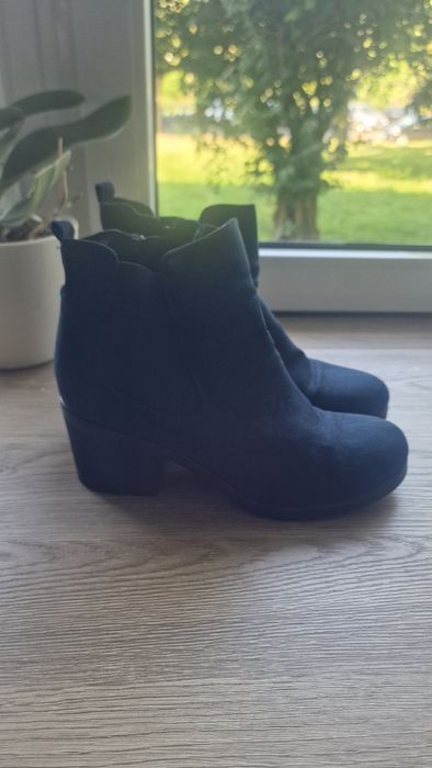 Botki damskie na obcasie