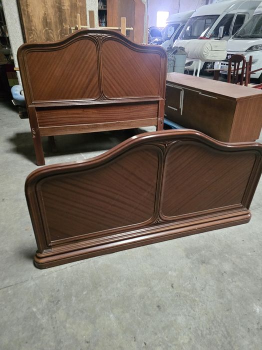 Cama casal sem colchão 1,60 por 2m