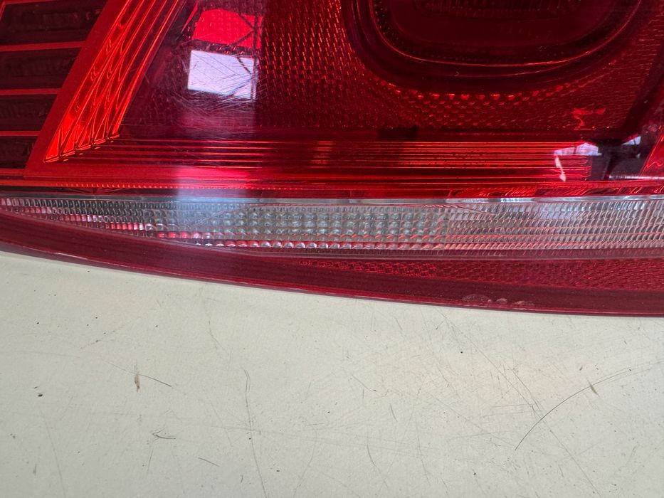 vw passat b7 kombi lampa prawy tył w klapę led