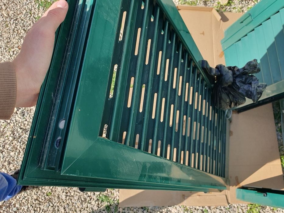 janela dupla com rede mosquiteira e persiana