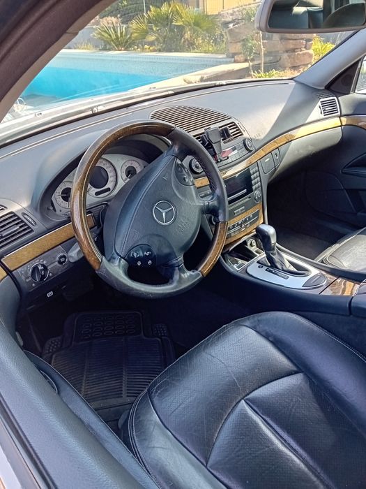 Mercedes e 220 2004