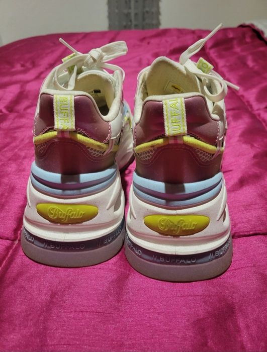 Sapatilhas Buffalo como novas