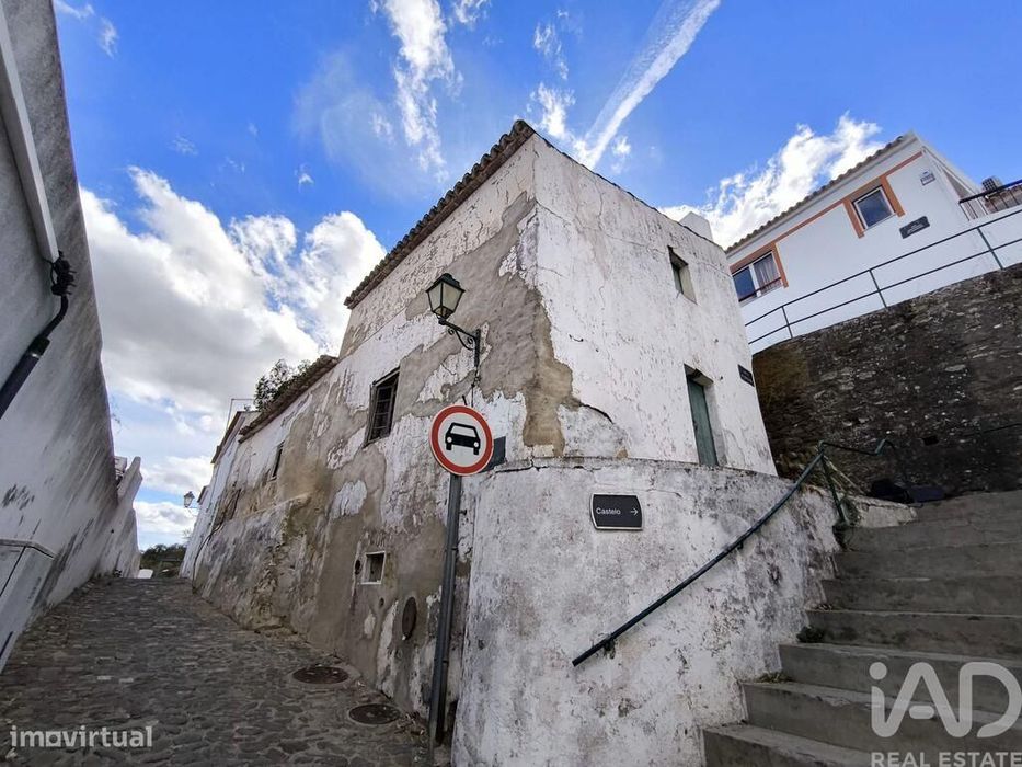 Moradia geminada em Alcoutim e Pereiro de 82 m2