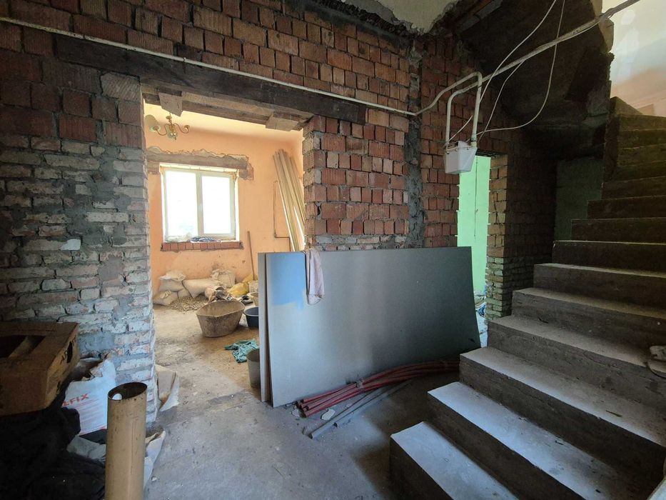 Продається 4к багаторівнева квартира вул.Краснодарська 3