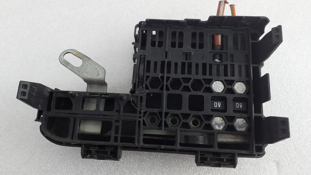 Caixa fusíveis da bateria OPEL Corsa D Van
