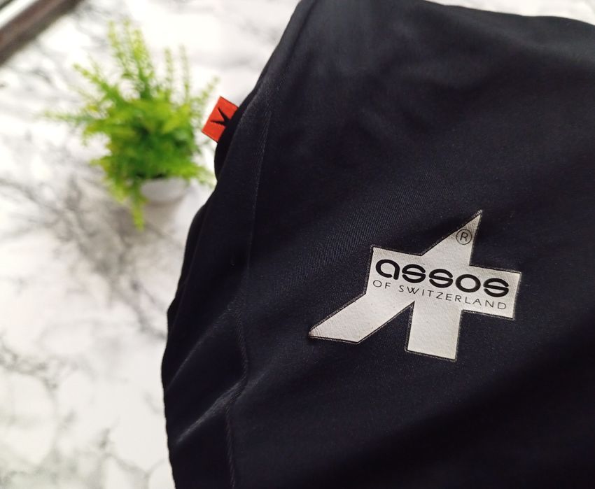 Велошорти assos Carnac specialized  велоформа велошорты велокуртка