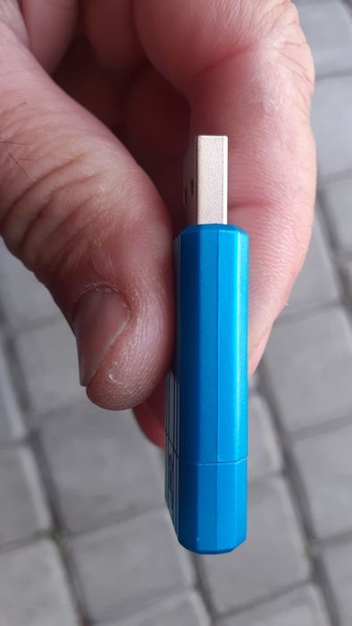 Usb-накопитель pinstripe 16 гб — лазурный,Verbatim(USA).
16 гб — лазур