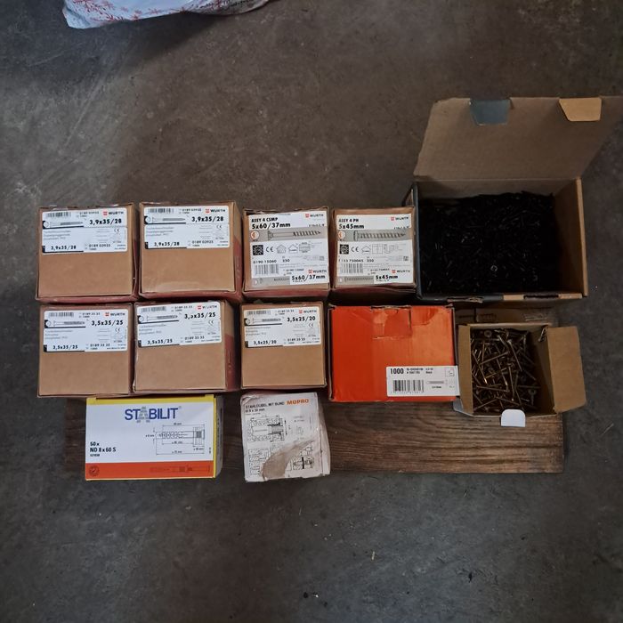 Wkręty śruby kołki mix