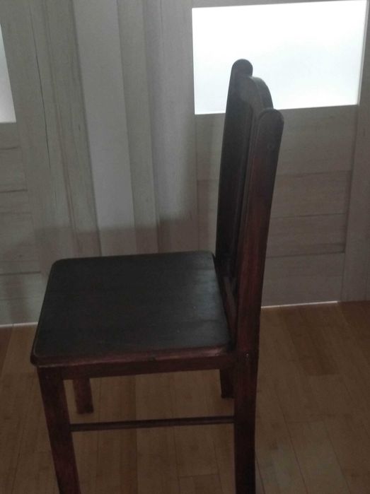 Stare krzesło dębowe PRL