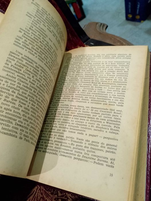 Dossier: Resistência - Richard Collier