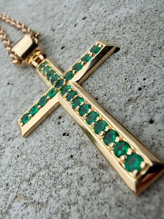 Krzyż z zambijskimi szmaragdami 0,48ct ! P.610