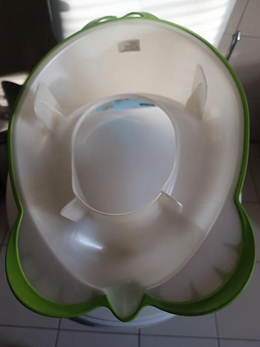 Redutor de sanita para criança