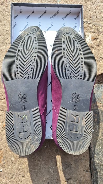 Туфли замшевые,фиолетового цвета размер 43
Состояние аккуратно носи