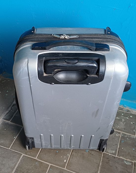 Чемодан на колесиках 53*37 см