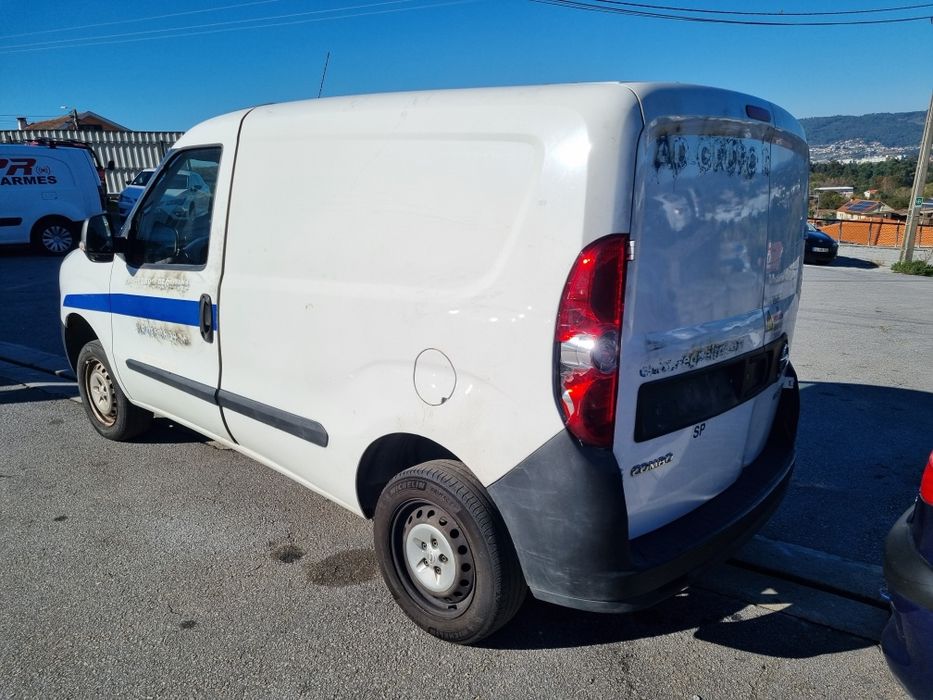Opel Combo 1.3 CDTi de 2014 para peças