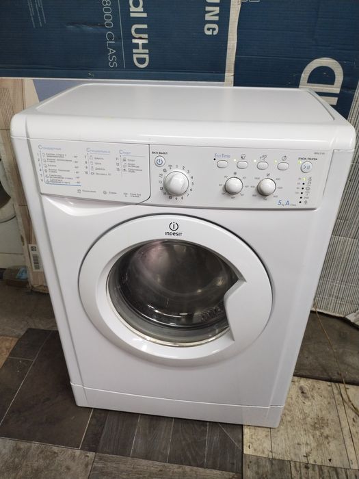 Пральна, стиральная машина Indesit 5кг. 1000 об.