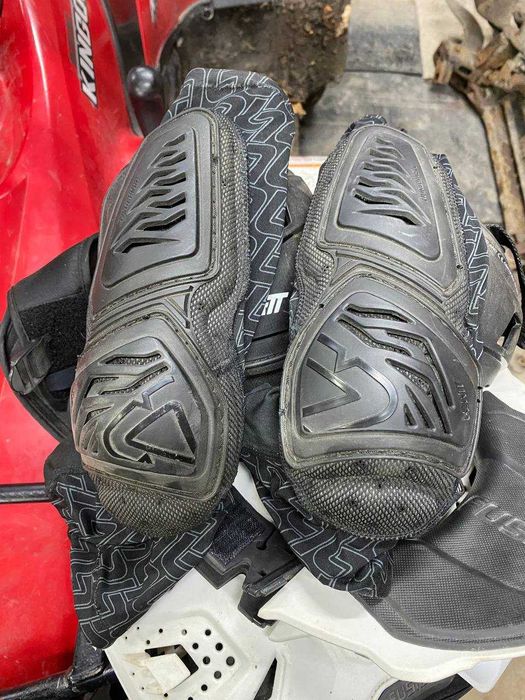 Черепаха, захист ШИЇ . Leatt FUSION Налокотники