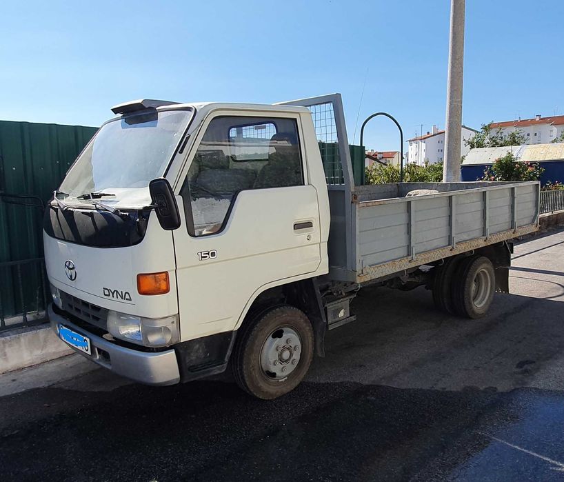 Toyota Dyna 150 Ligeiro mercadorias - bom estado