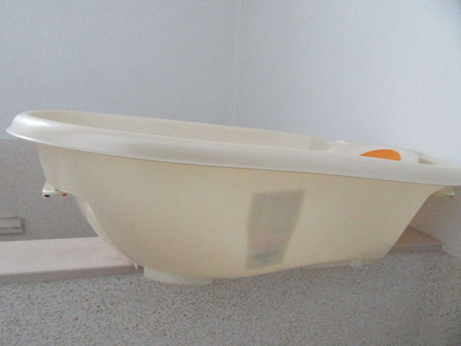 Banheira Antiderrapante Ok Baby com Barras de Fixação