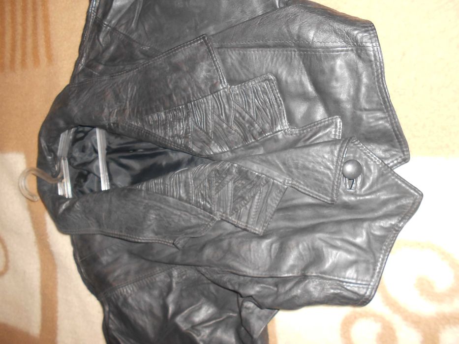 Casaco bolero em pele vintage