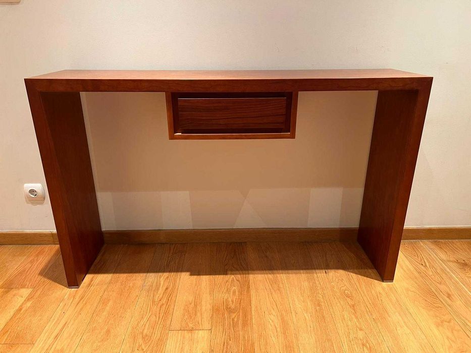 Aparador / Consola hall entrada cerejeira – 132cm – como novo – Parque das Nações