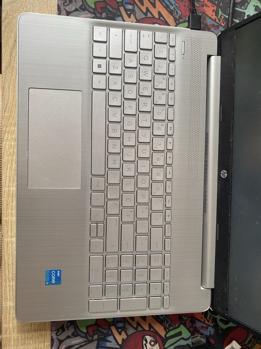 Portátil HP 11th Gen Intel(R) Core (TM) i3-1115G4 @ 3GHz (15.6'' - Intel(R) UHD Grafics - RAM: 8 GB - 228 GB SSD