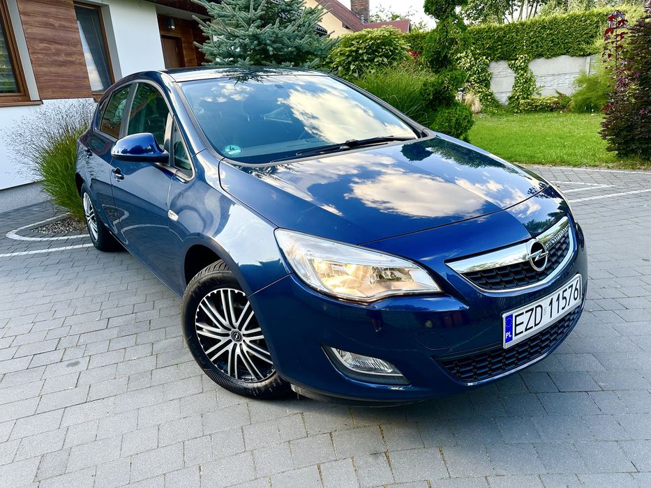 Astra J super stan 2011 rok 1,4  /Zamiana na inne auto też/